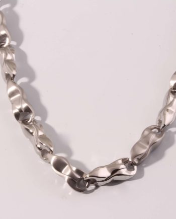 24 Inch Alternating Brushed and Polished Necklace in Stainless Steel