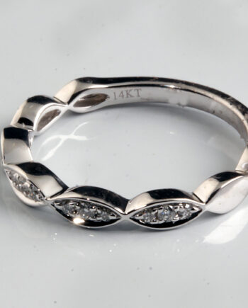 14KWG Wedding Band .125TDW Marquise Plates