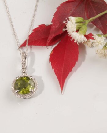 14KW Peridot & .11ct Diamond Pendant