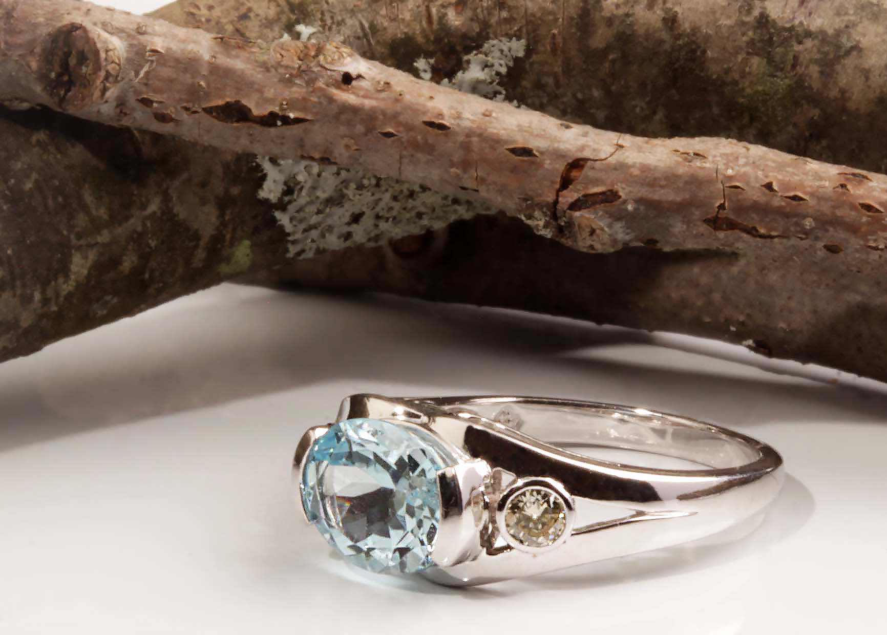 14KWG Aquamarine w/ 14tdw Diamonds Ring #12442