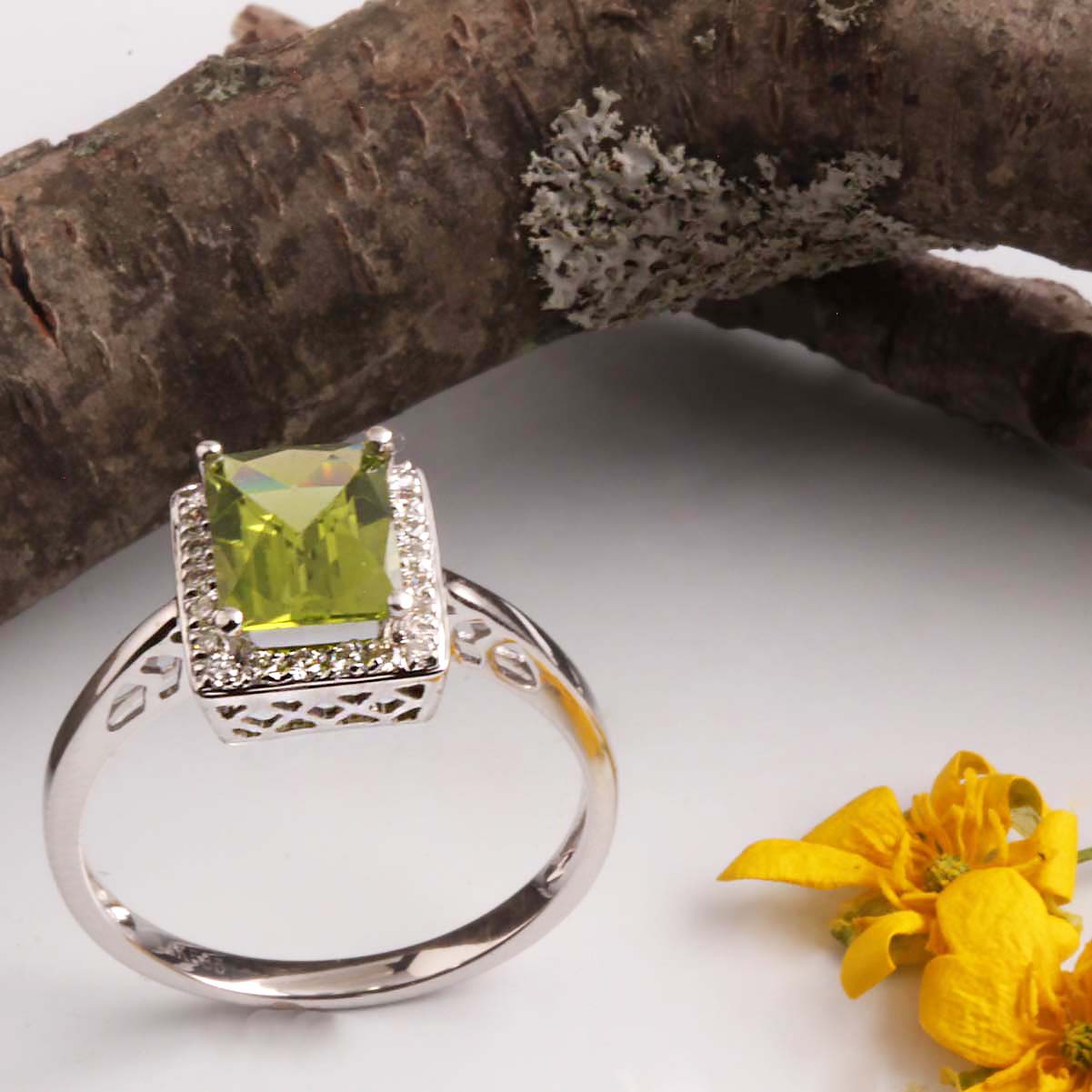 14KT White Gold .91 Emerald Cut Peridot w/ .20tdw Diamond Ring #200-00095