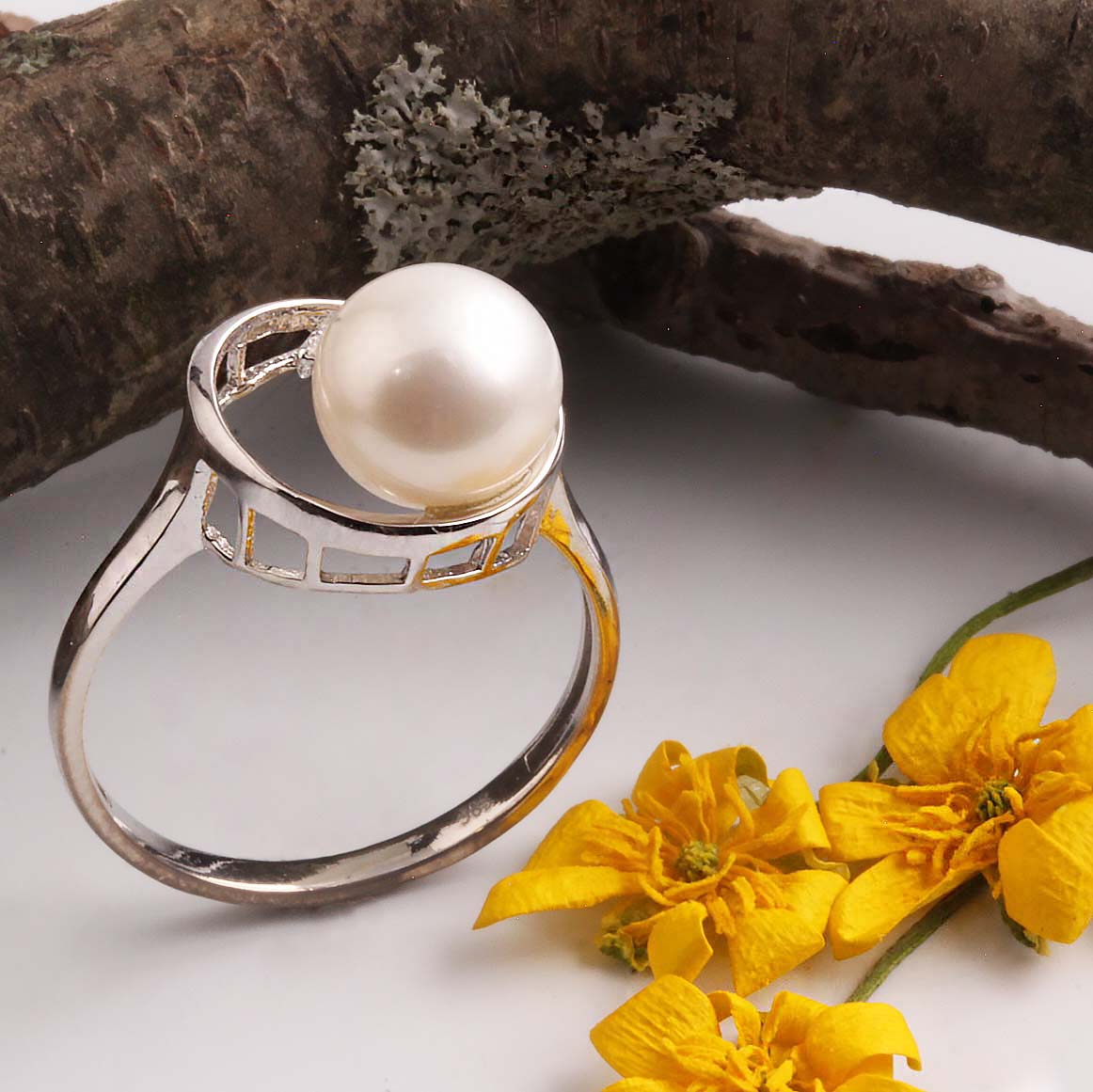 14KT White Gold Pearl & .04tdw Diamond Ring #300-00005
