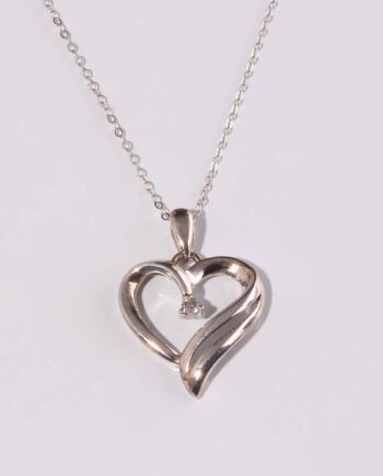 14KW .02tdw Estate Heart Pendant