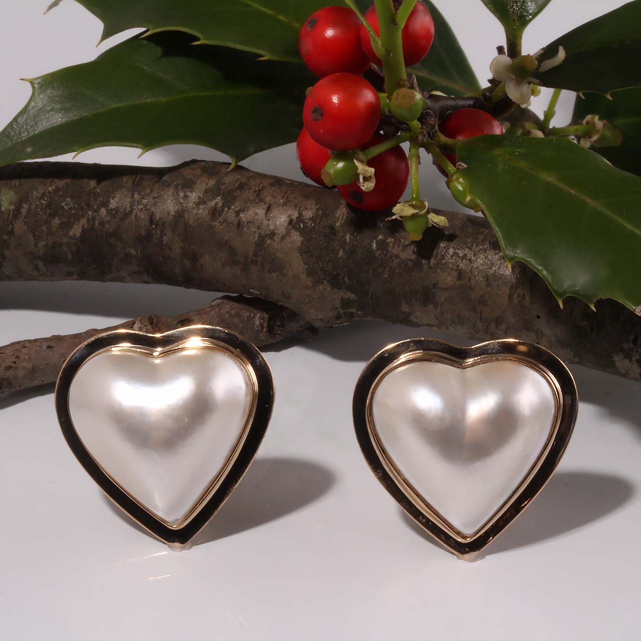 14KY & Pearl Heart Earrings #098-00057