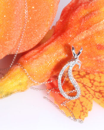 10K WH Tear drop Pendent
