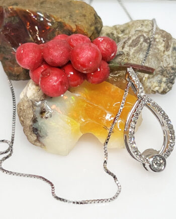 SS Teardrop Dia Pendent