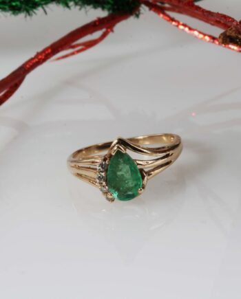 14K Emerald Pear Shaped Ring