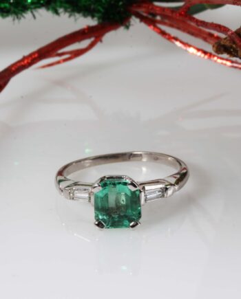 14K Colombian Center Stone Ring