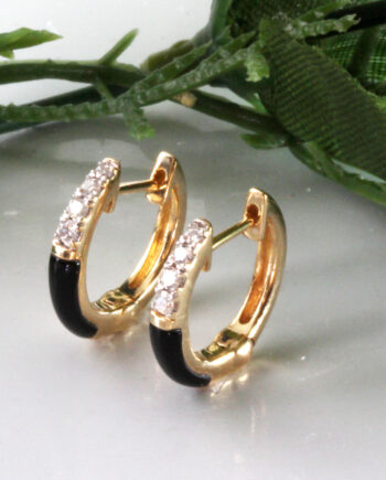 Onyx Earrings 8 Diamonds 14K Yellow Gold